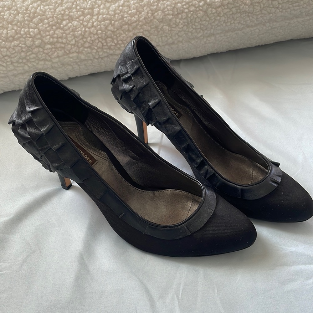 Adrienne Vittadini Black Ruffle Stilleto Heels
